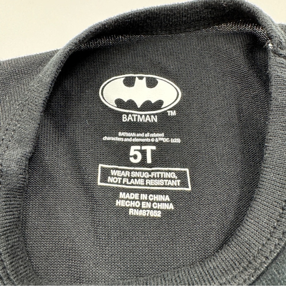 Batman Kids Lightweight Pajama Set | Long Sleeve & Long Pants | Size 5T - Picture 3 of 6